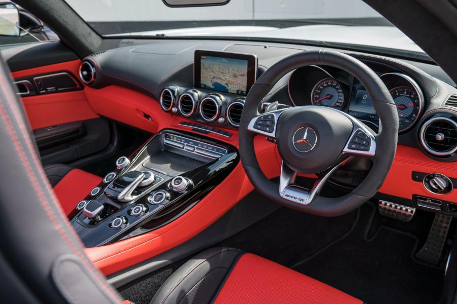 Интерьер Mercedes-AMG GT C Roadster (R190) 2017 года  (AU) (фото 23 из 40)